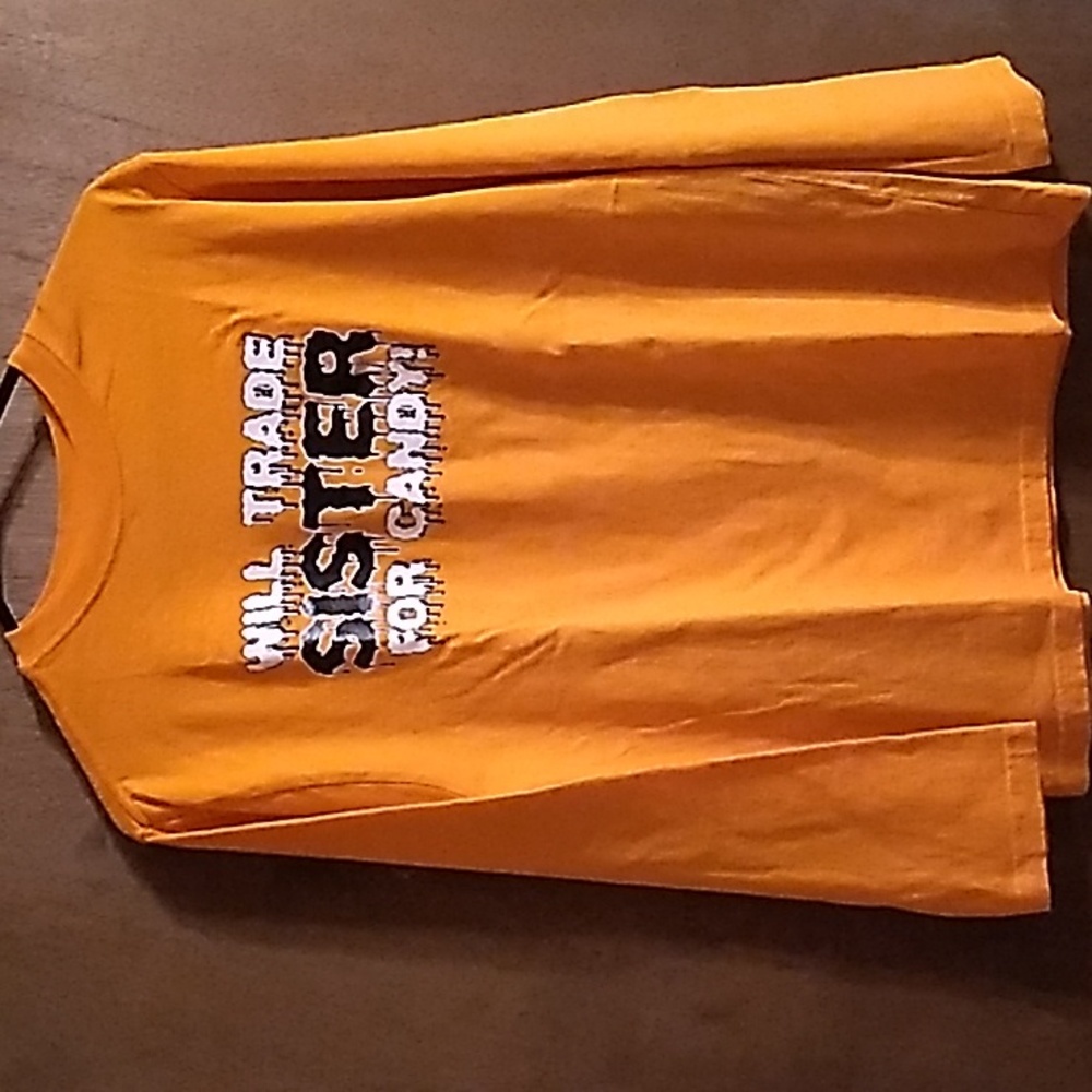 Halloween T-Shirt Statement Will Trade Sister For Candy